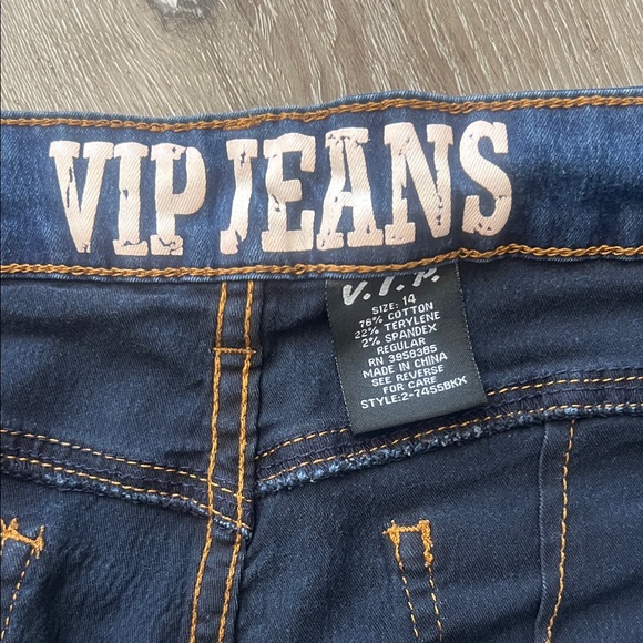 VIP Women's Slim Fit Jeans in Dark Blue EUC - Picture 2 of 8